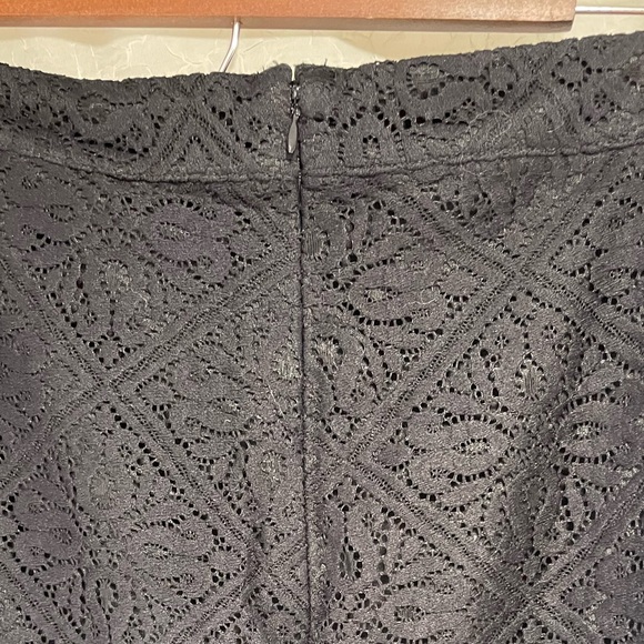 Just Fab Lace Skirt - Picture 3 of 5